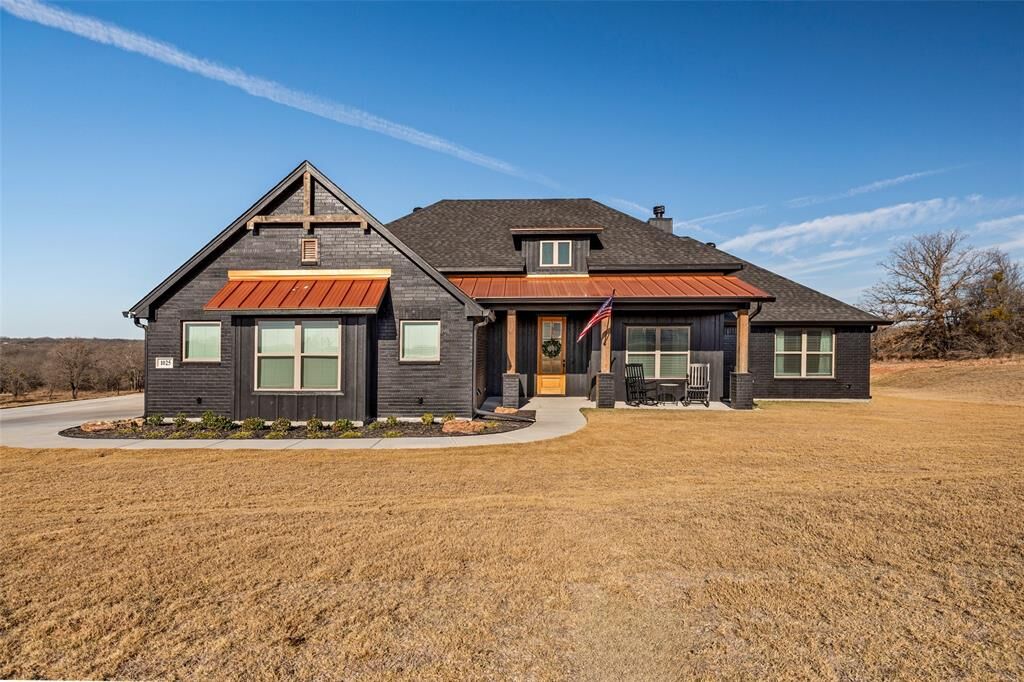 Property Photo: 1025 Bermes Court TX 76087