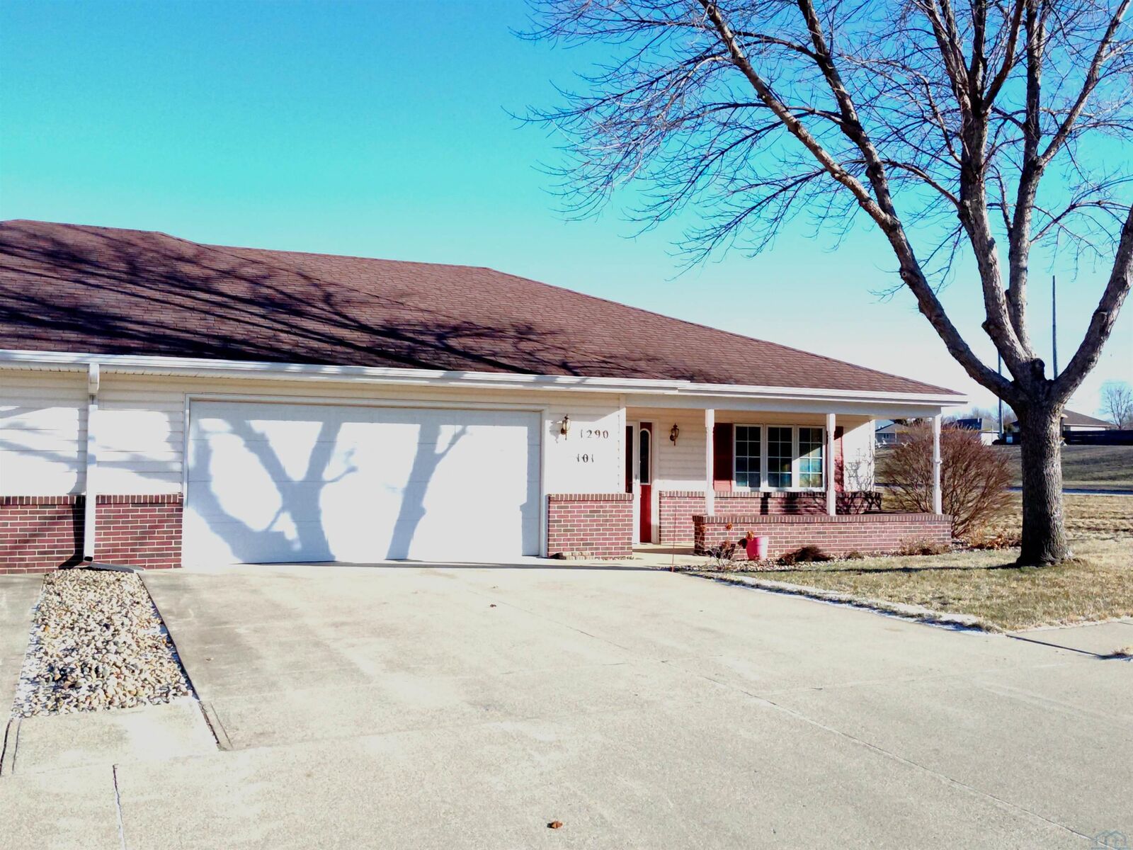 Property Photo: 1290 2nd Ave SE, #101 IA 51031