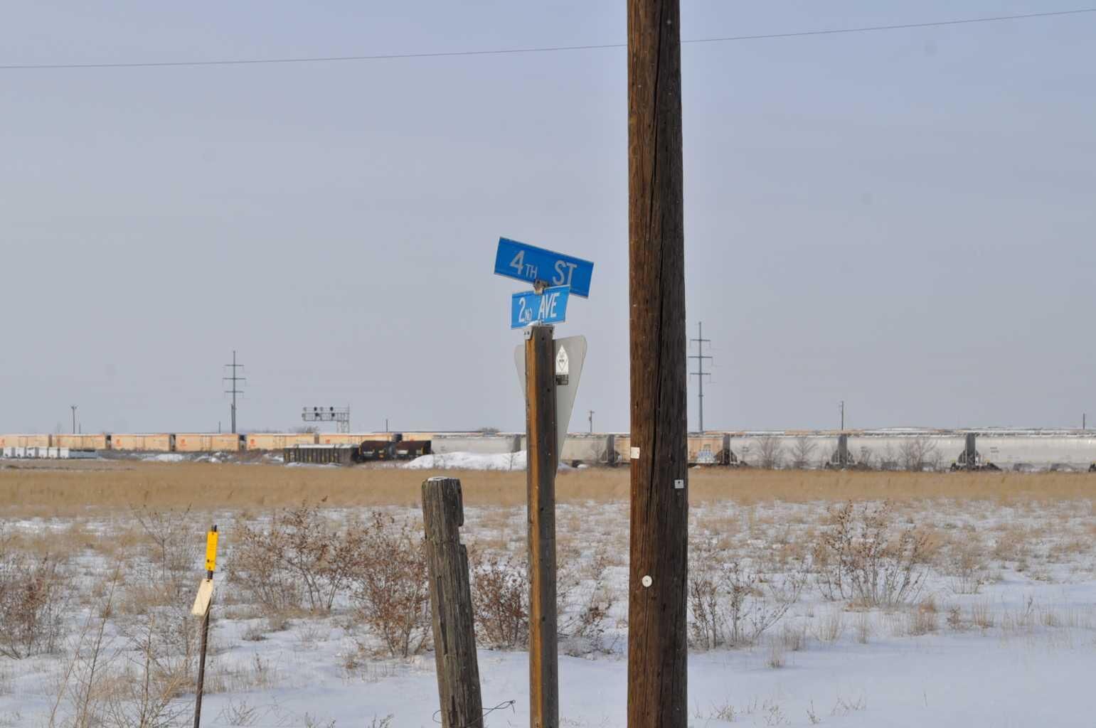 Property Photo: 647 2 Avenue AB T1B 0K3