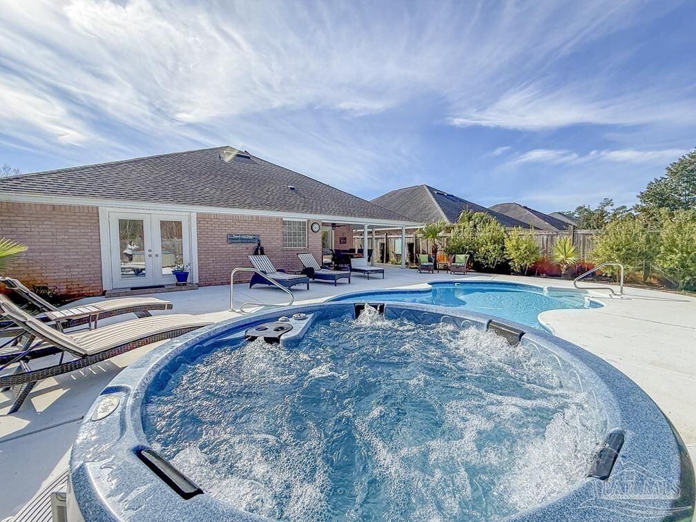 Property Photo:  6400 Old Harbor Ct  FL 32563 