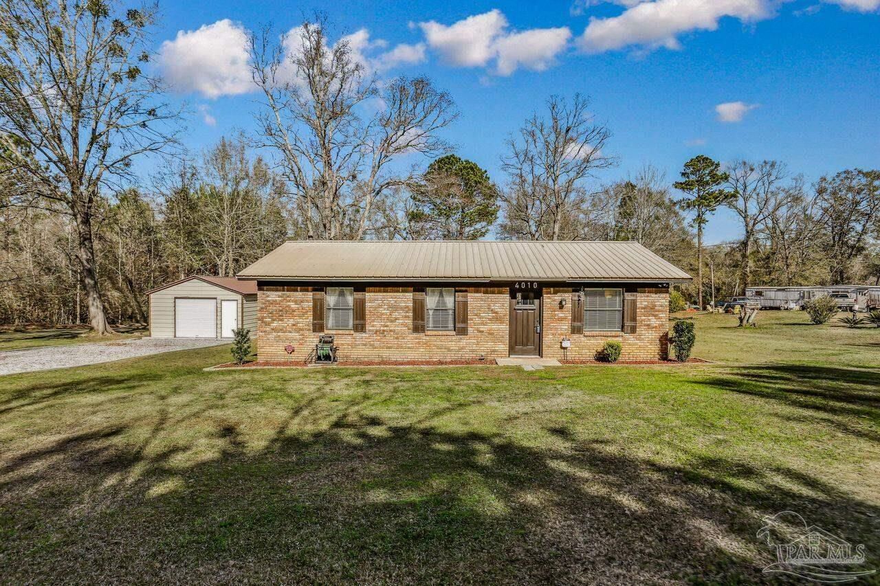 Property Photo:  4010 Wyndham Rd  FL 32535 