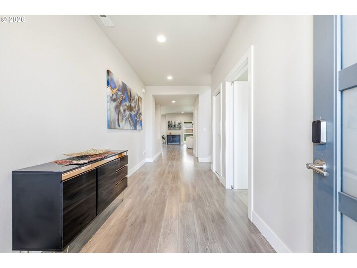 Property Photo:  4018 SE 77th Ave  OR 97123 
