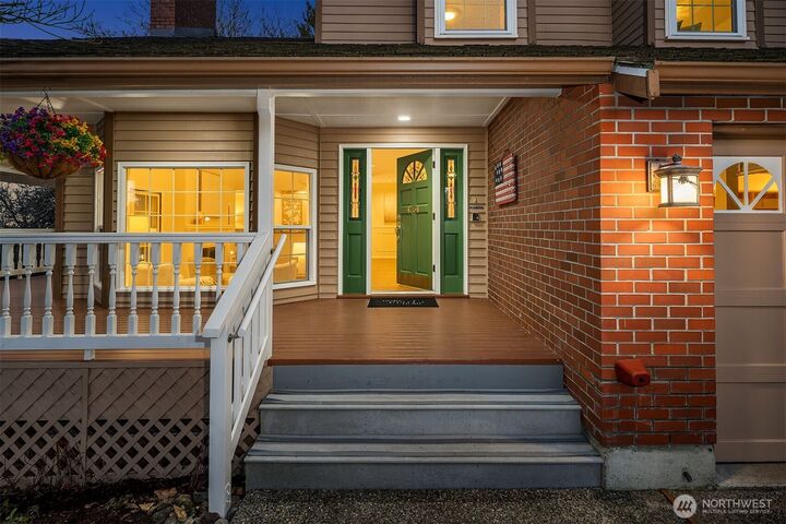 Property Photo:  4764  155th Place SE  WA 98006 