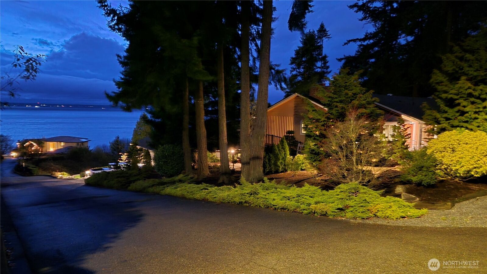 Property Photo:  16342 Resi  72nd Avenue W  WA 98026 