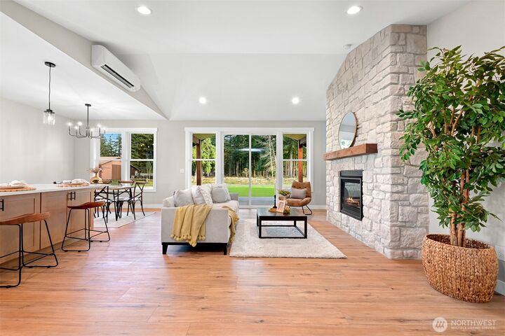 Property Photo: 1012 Night Hawk Way WA 98247