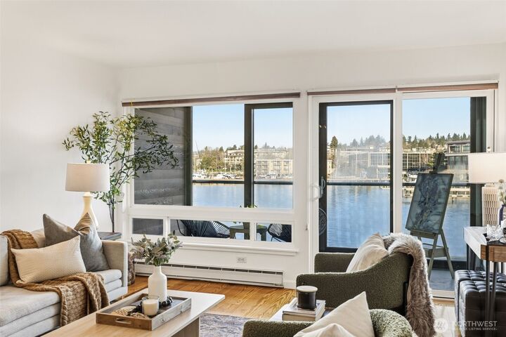 Property Photo:  515 S Lake Street 204  WA 98033 