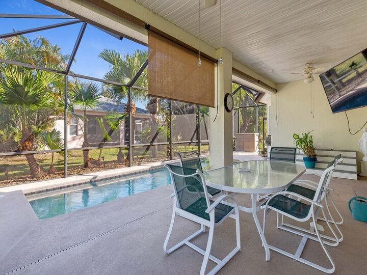 Property Photo:  4810 48th Avenue Avenue  FL 32967 