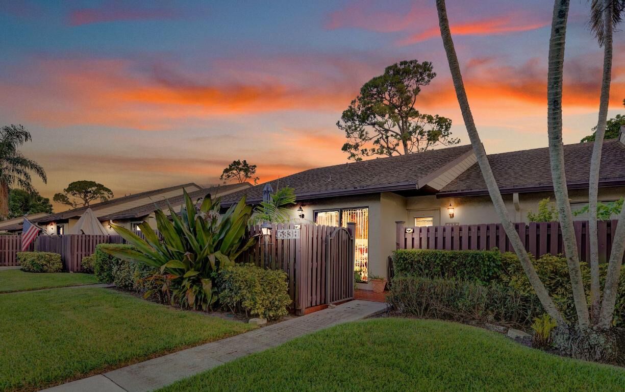 Property Photo:  633 Sea Pine Way H  FL 33415 