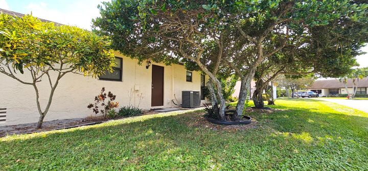 Property Photo:  6266 Blue Baneberry Lane  FL 33463 