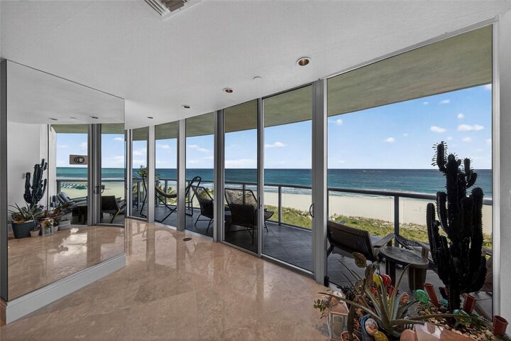 Property Photo:  1200 Holiday Drive 402  FL 33316 