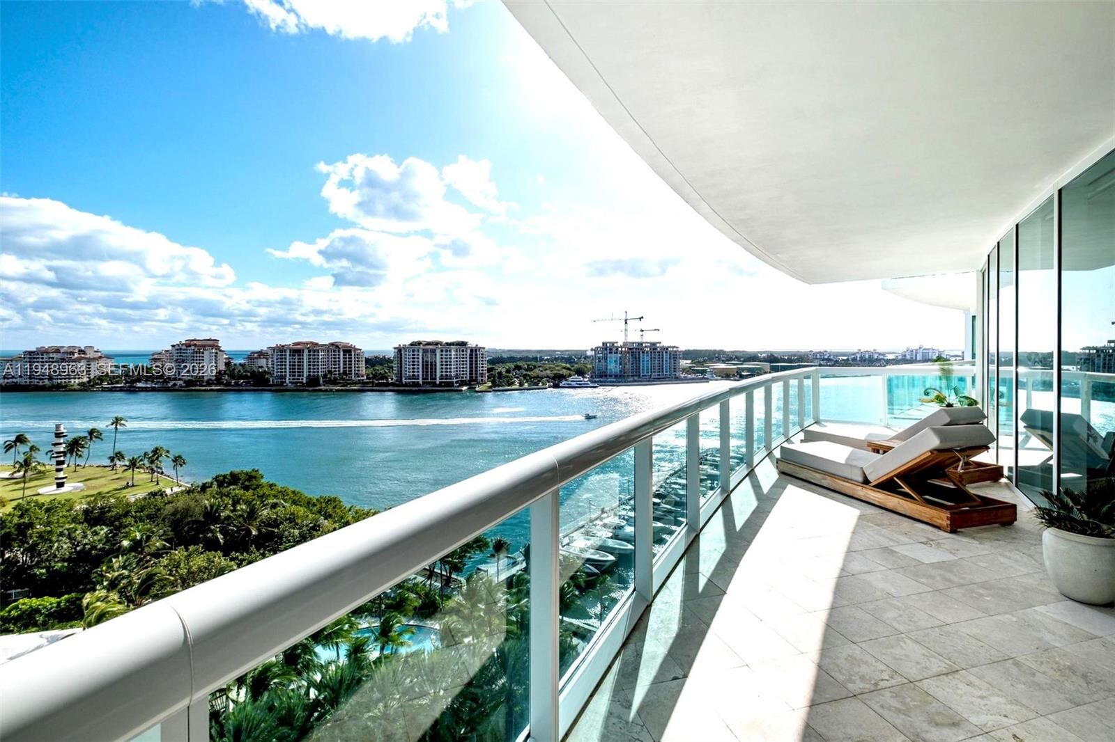 Property Photo:  1000 S Pointe Dr 1205  FL 33139 