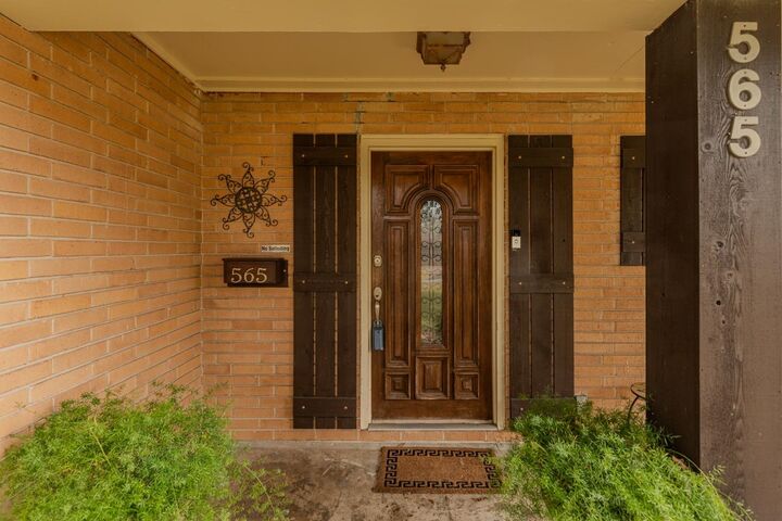 Property Photo:  565 Weatherford Pl  TX 77707 