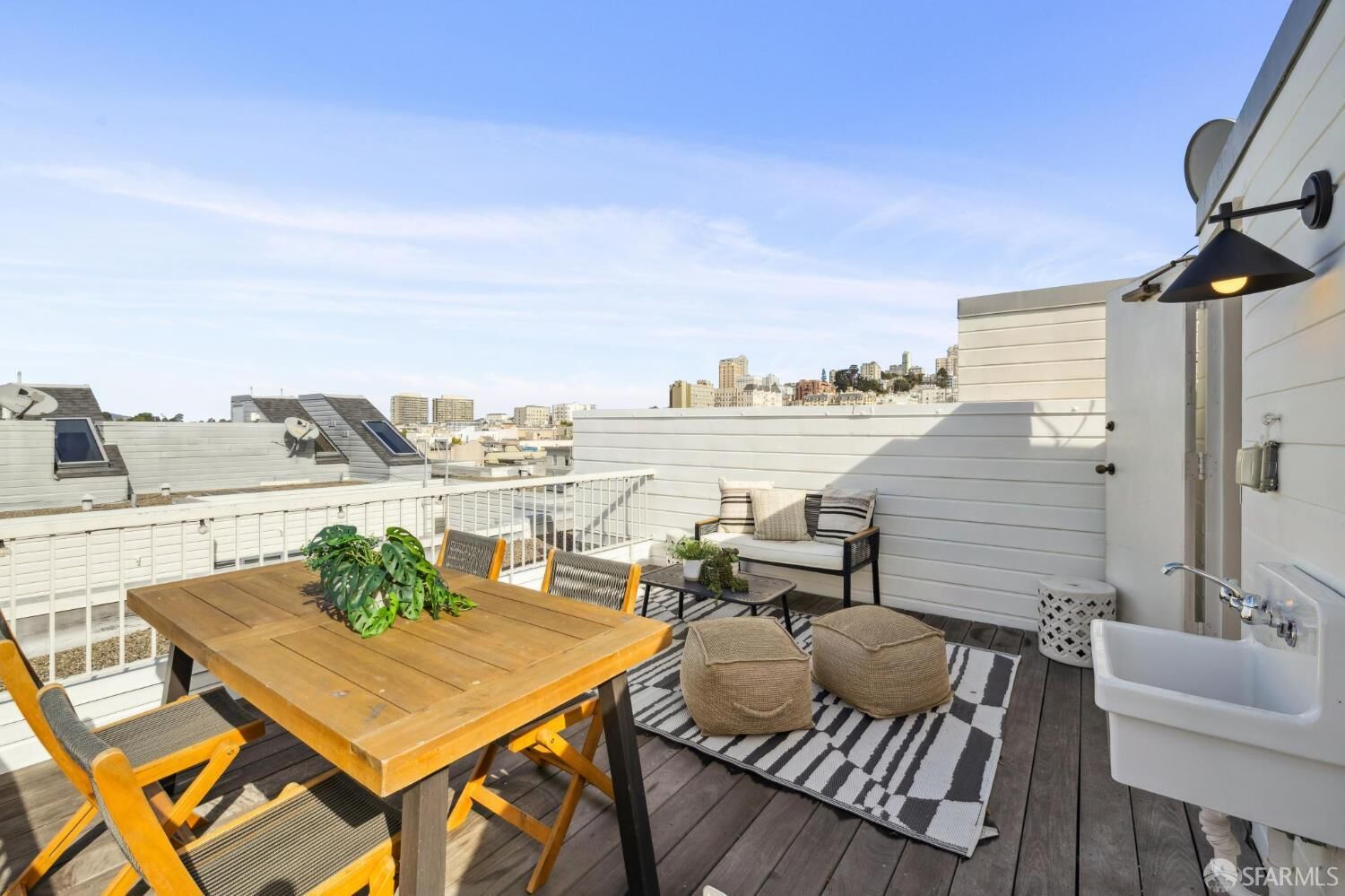 Property Photo:  1755 Filbert Street 1K  CA 94123 