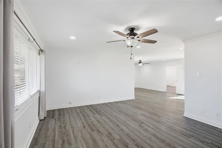 Property Photo:  4315 Oaklawn  LA 70605 