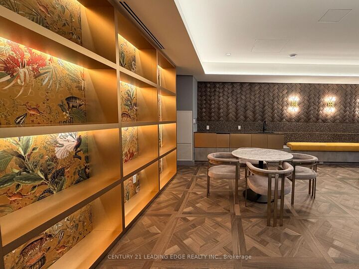 Property Photo:  5 Lakeview Avenue 701  ON M6J 0H3 