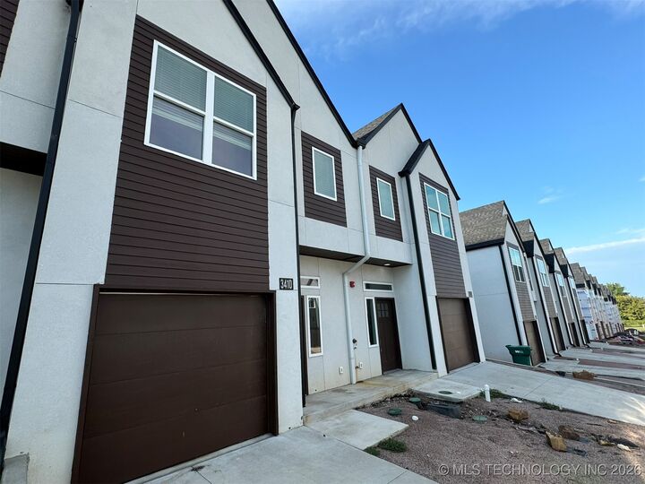 Property Photo:  3410 Redbud Lane  OK 74132 