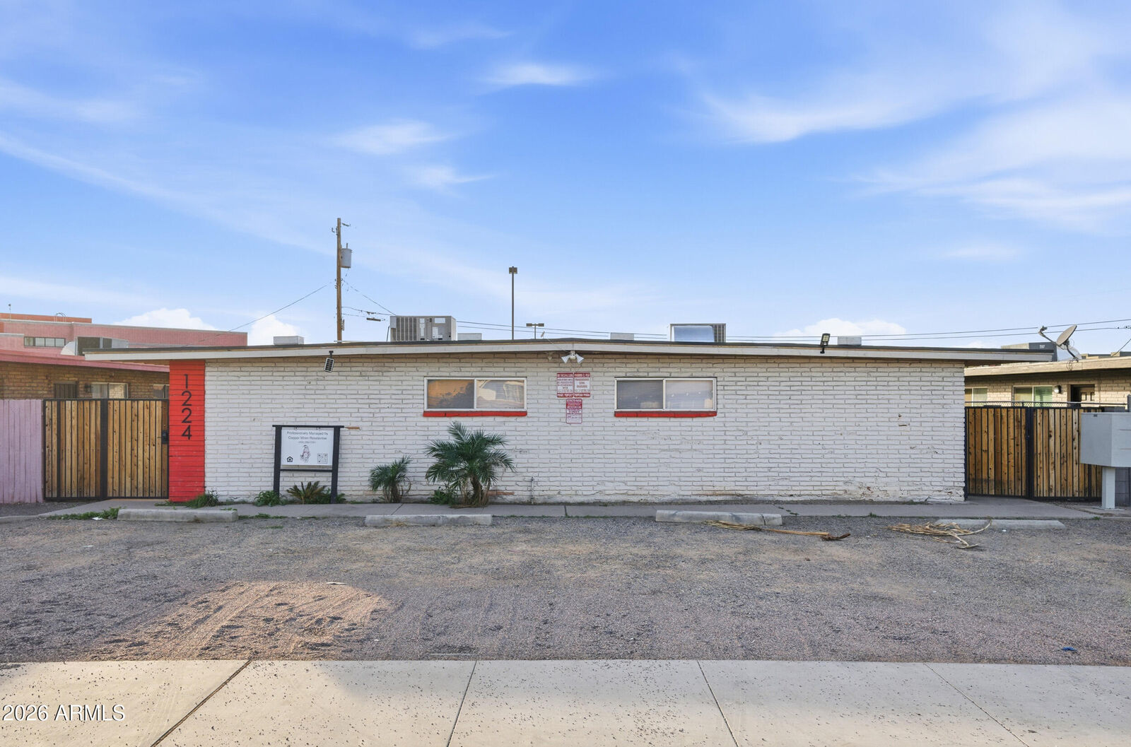 Property Photo: 1224 S Smith Road AZ 85281