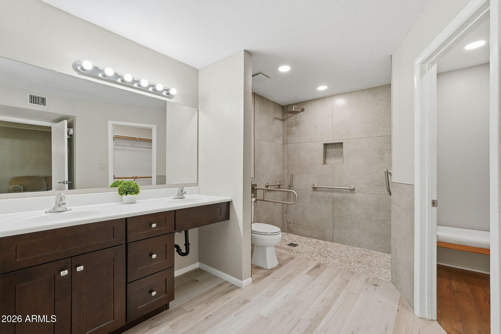 Property Photo:  639 S 77th Street  AZ 85208 