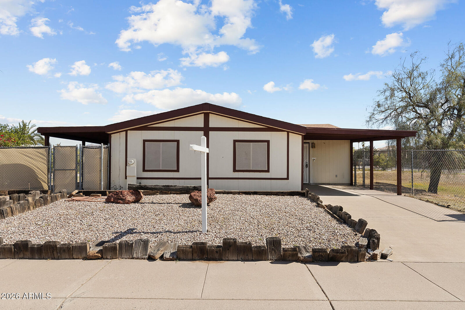 Property Photo:  1567 S Lawson Drive  AZ 85120 
