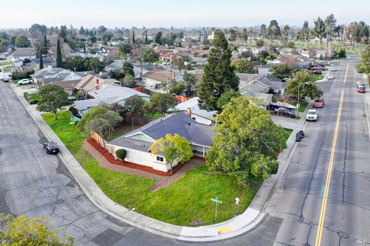 Property Photo:  407 Acacia Street  CA 94533 