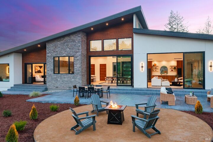 Property Photo:  1890 Lawndale Road  CA 95452 