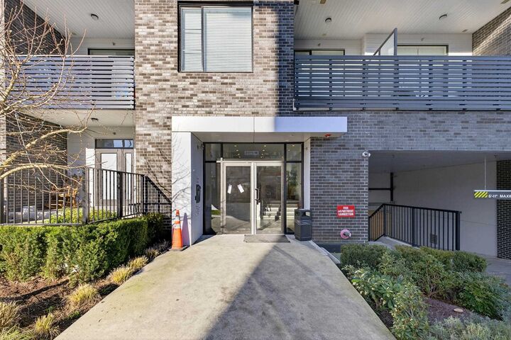 Photo de la propriété:  13623 81A Avenue 606  BC V3W 3N7 