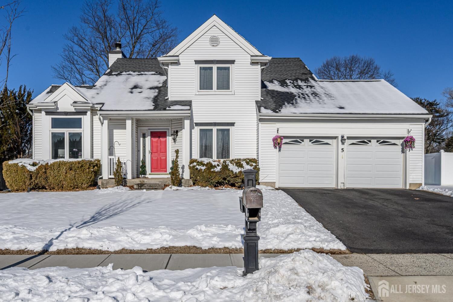 Property Photo:  5 Cherrywood Drive  NJ 08854 