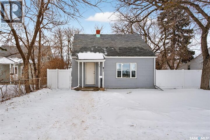 Property Photo:  515 Coteau Street W  SK S6H 5E3 