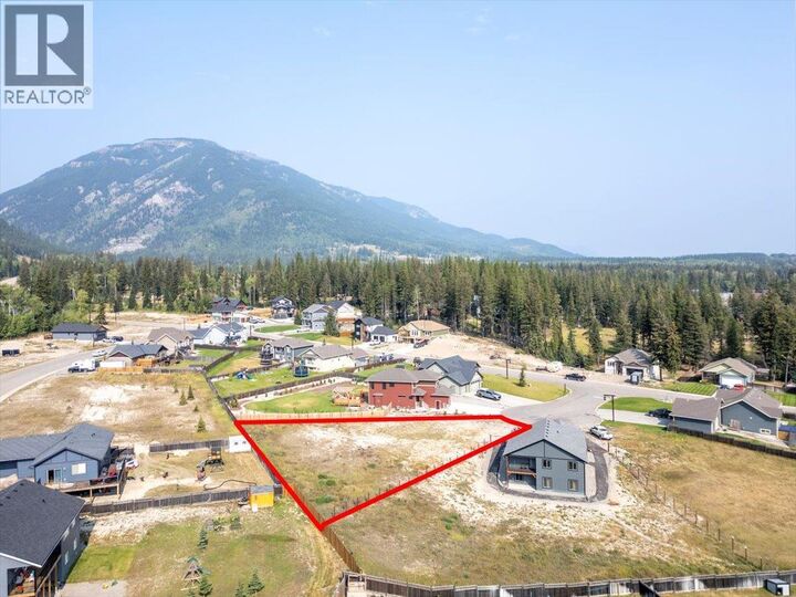Property Photo:  2405 Osprey Court  BC V0B 2G2 