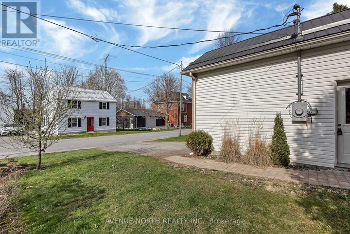 Property Photo: 206 Wellington Street West ON K0G 1N0