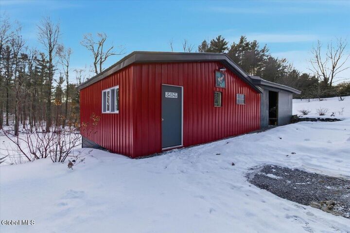 Property Photo:  64 Putnam Road  NY 12170 