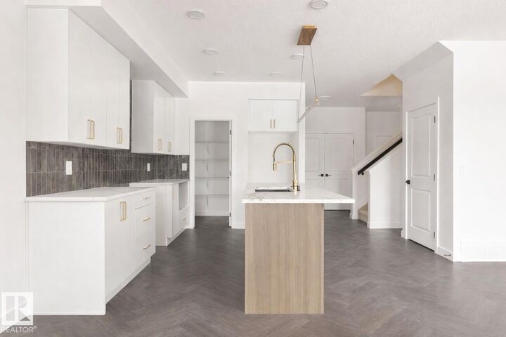 Property Photo:  1723 Crossbill Loop NW  AB T5S 0W3 