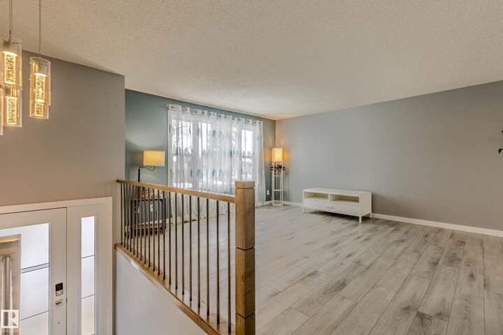 Photo de la propriété:  5221 51 A Avenue  AB T0G 1L0 