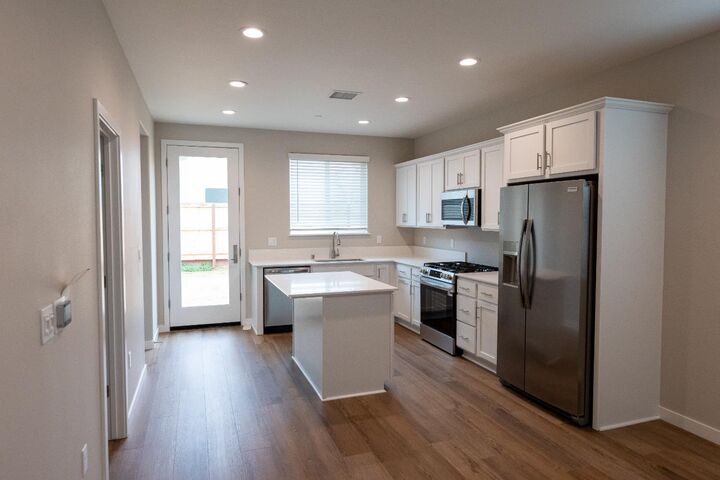 Property Photo:  801 Laina Avenue  CA 93636 