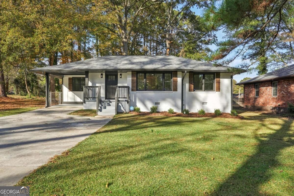 Property Photo: 4 Mobley Drive SE GA 30315