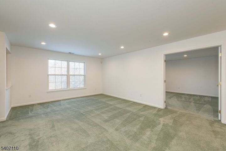 Property Photo:  10 Springbrook Rd, E 10  NJ 07045 