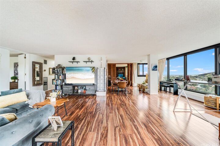 Property Photo: 250 Kawaihae Street 10E HI 96825