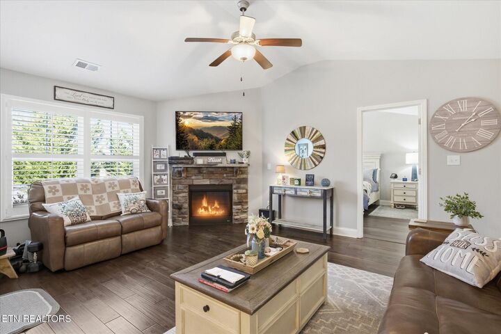 Property Photo:  422 Larkspur Way  TN 37862 