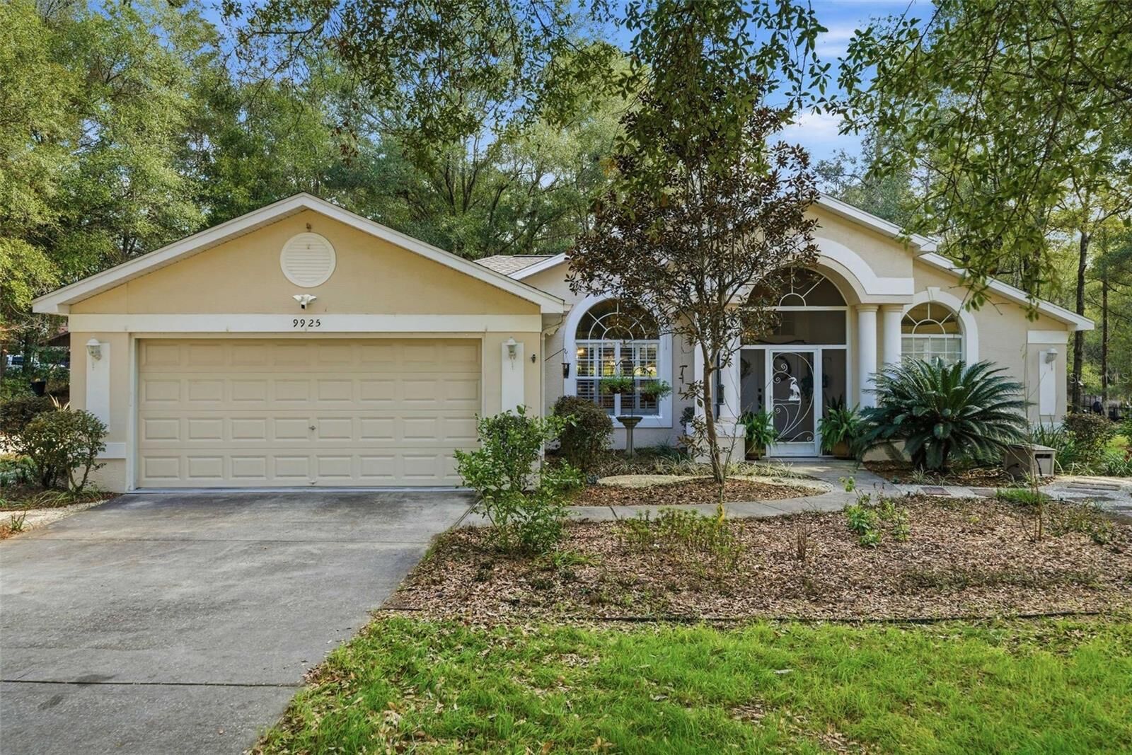 Property Photo: 9925 SW 203rd Circle FL 34431