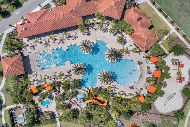 Property Photo:  4356 Acorn Court  FL 33837 