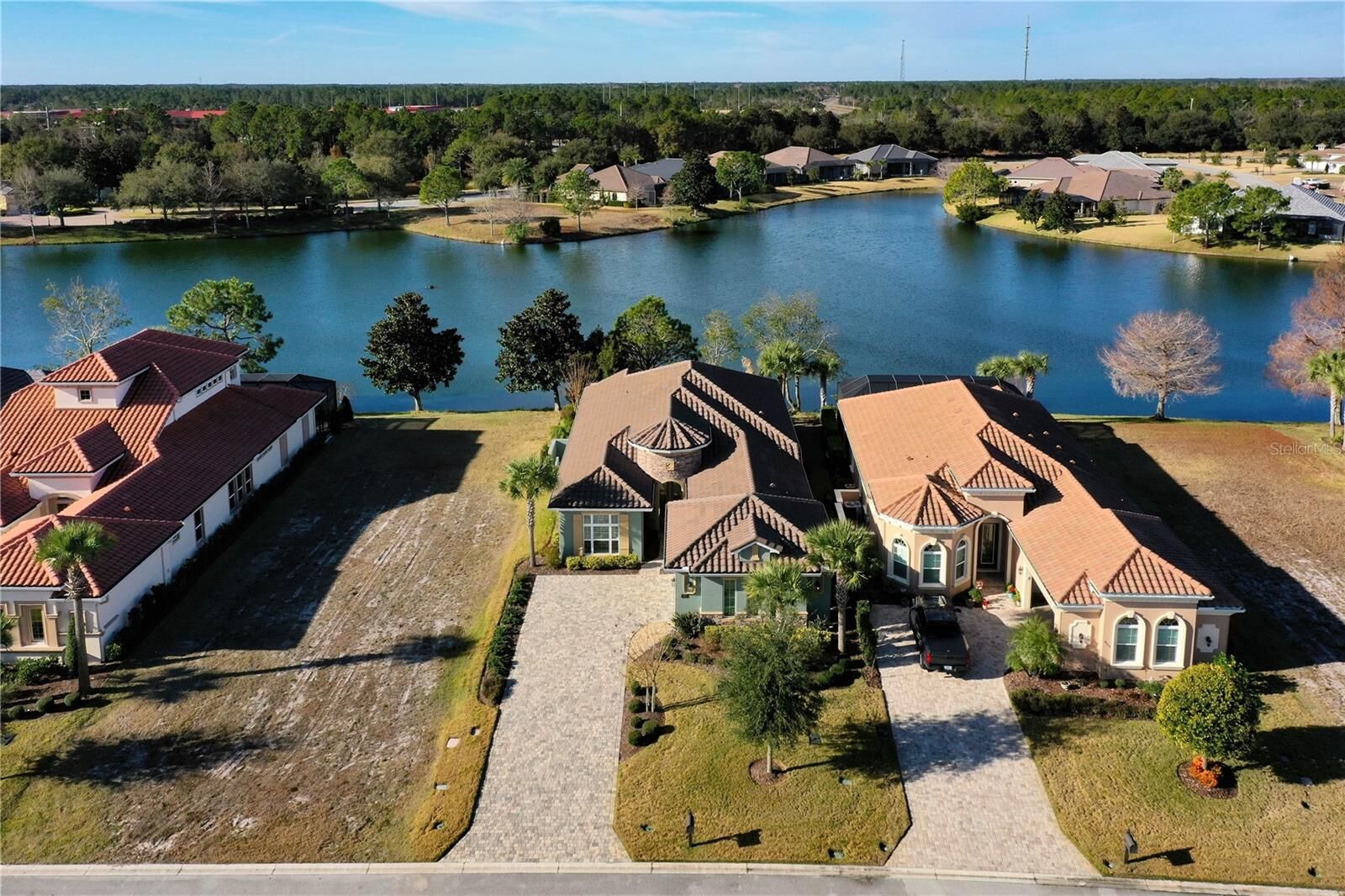 Property Photo: 661 Mahogany Run FL 32137