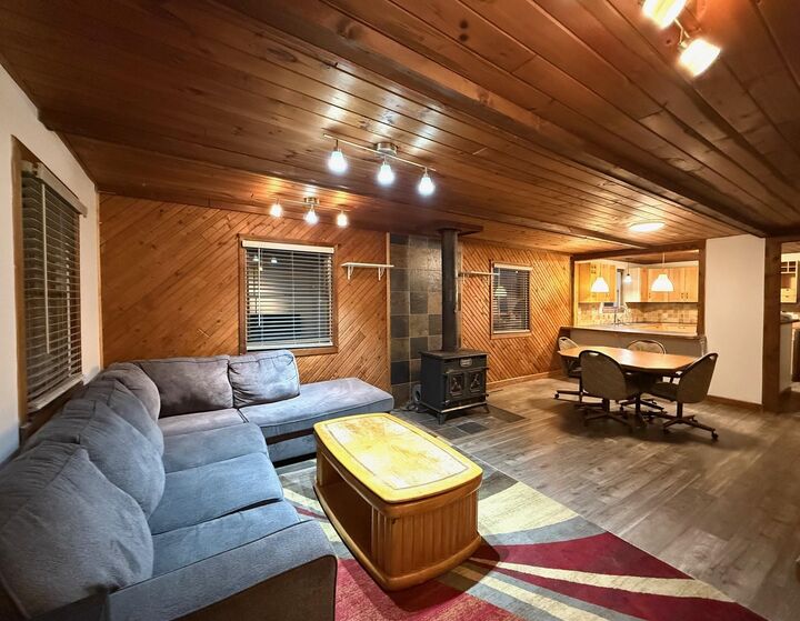 Property Photo:  406 Oxford Street  MI 48708 