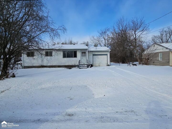 Property Photo:  1151 E Cornell Avenue  MI 48505 