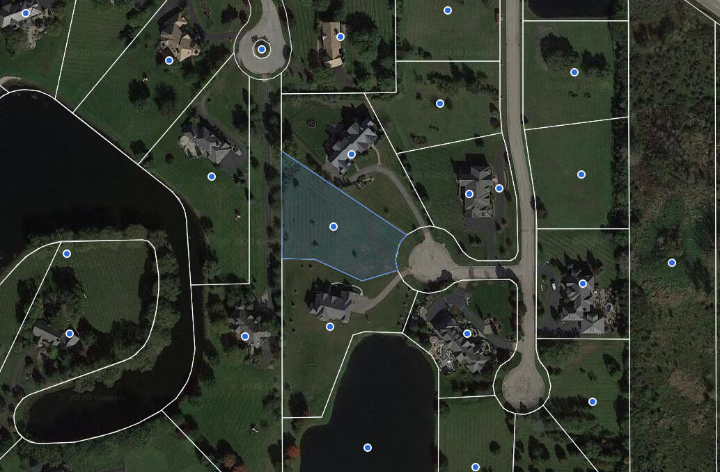 Property Photo: 12 Leanda Court IL 60010