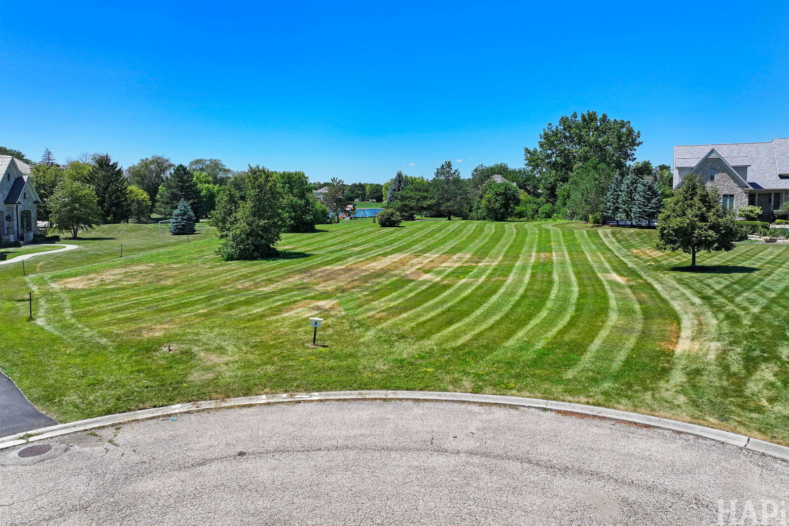 Property Photo: 12 Leanda Court IL 60010