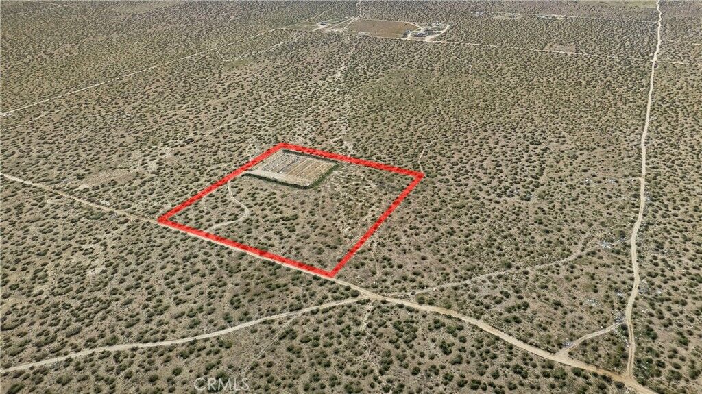 Property Photo:  180 Ave T Vic 180 Ste  CA 93591 