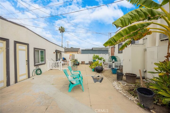 Property Photo:  4019 S Van Ness Avenue  CA 90062 