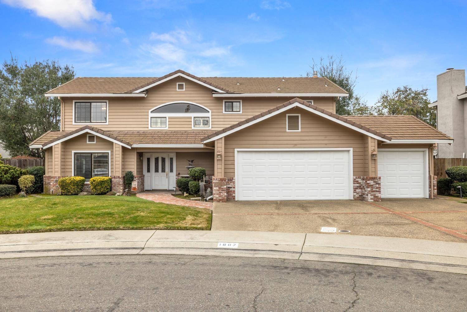 Property Photo:  1807 Orchis Court  CA 95242 