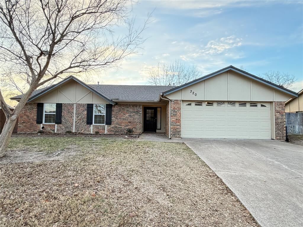 Property Photo: 320 Gloria Street TX 76248