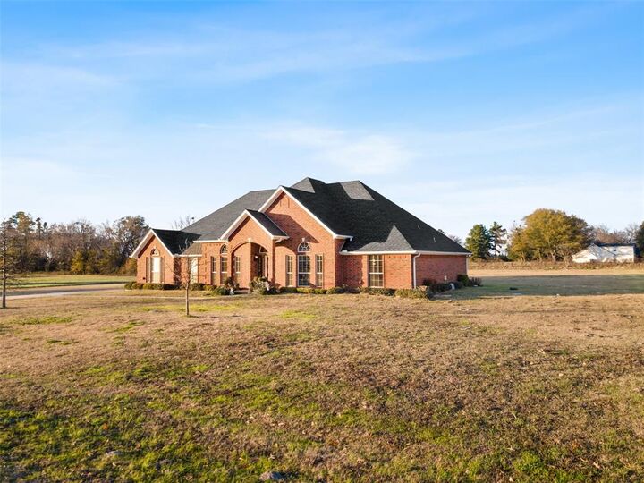 Property Photo: 315 Briarwood Lane TX 75482